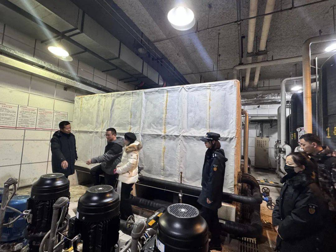体育馆路街道开展两节前新能源项目安全生产现场检查